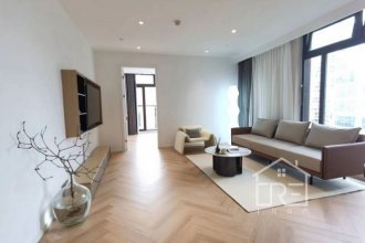Beautiful one bedroom service apt+oven+Heating+central AC@L13/14 Wuning Listing on SmartShanghai housing