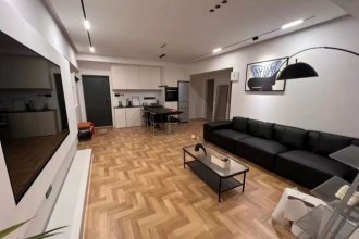 Shared apt.  master room 5.5K with private bathroom modern nice decoration golden location  Listing on SmartShanghai housing